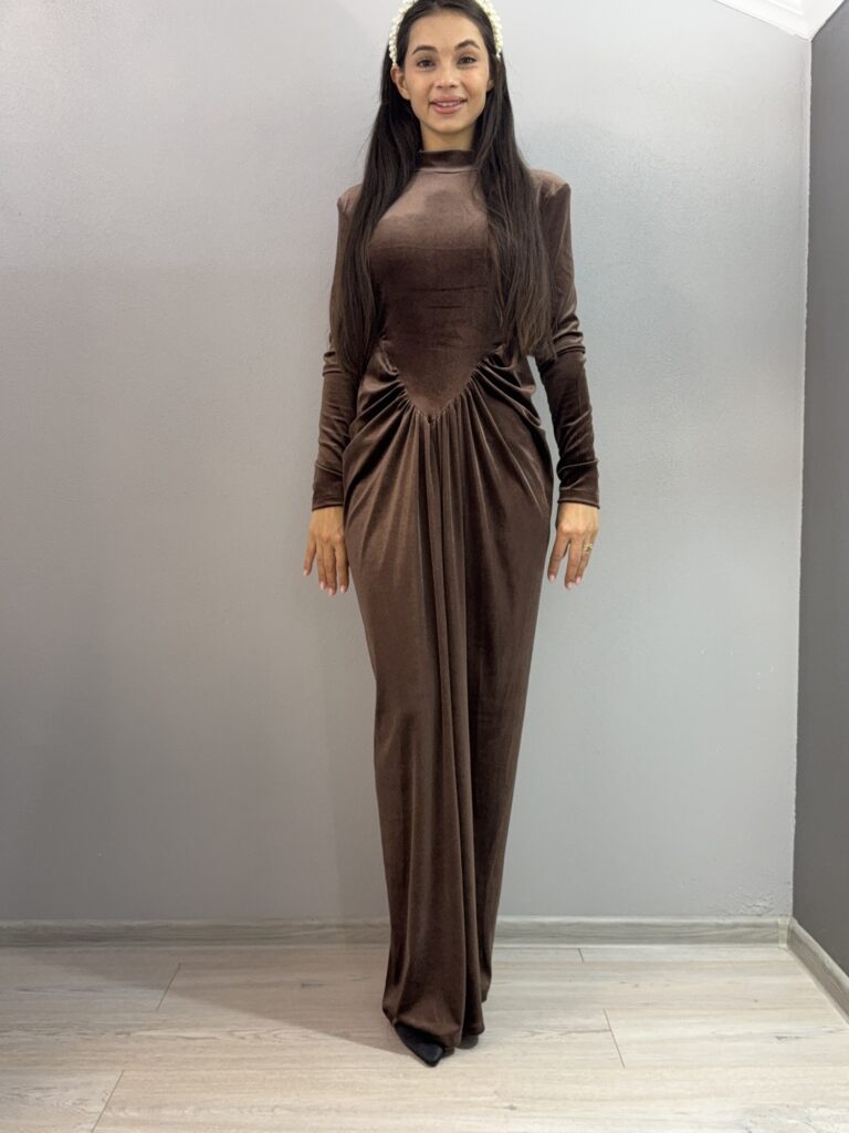 Coroana de catifea – Ciocolata Flawless Queen 11